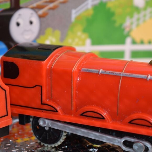 James Trackmaster Motorized Train Engine Thomas & Friends Mattel Gullane 2014 - Picture 7 of 13